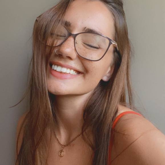 Meet your Posher, Britney - Picture 1 of 1